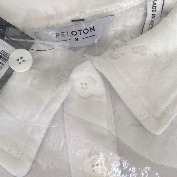 Peloton Women’s Polo Sweatshirt Pullover White w/ Graphic Back - Picture 8 of 16